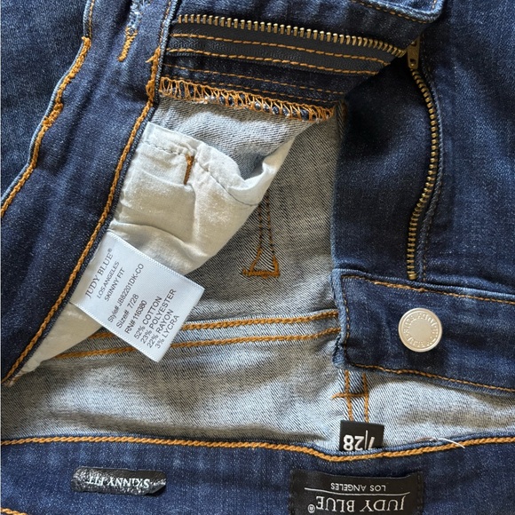 Judy Blue Jeans Womens 7/28 Blue Skinny Fit Distressed Stretch Denim Raw Hem - Picture 3 of 5